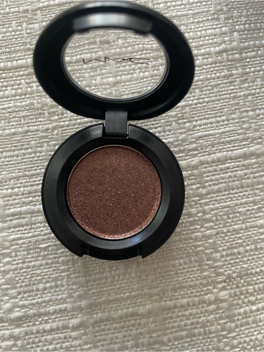 MAC Cosmetics Dazzleshadow Single Eyeshadow - Shimmery Dreamy Beams - Picture 3 of 6